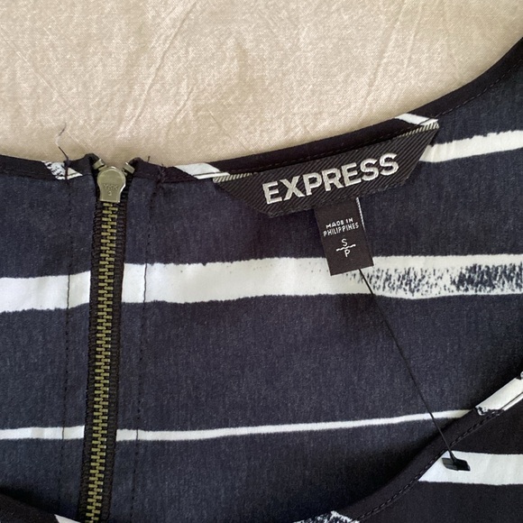 Express Black and White Striped Dress Size Small - Picture 4 of 8